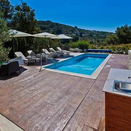 Luxurious Apartments Maslina With Beach Milna  Bagian luar foto